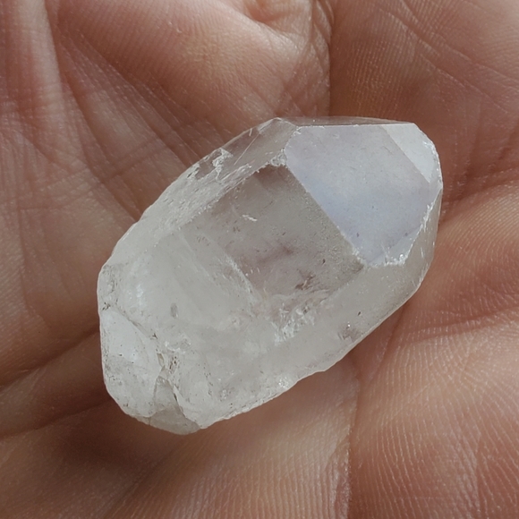 #4 Raw Quartz Crystal - Picture 1 of 7